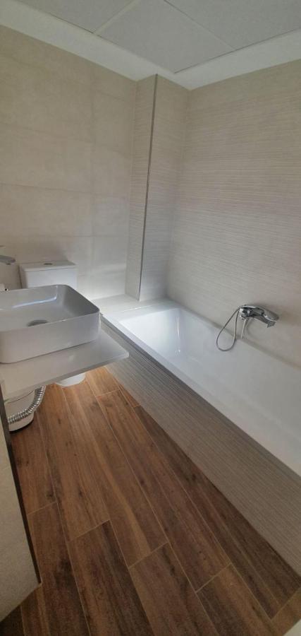 Beautiful Apartment In Third Line Beach Boliches Fuengirola Exteriér fotografie